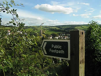 Photo Gallery Image - Public footpath above the village